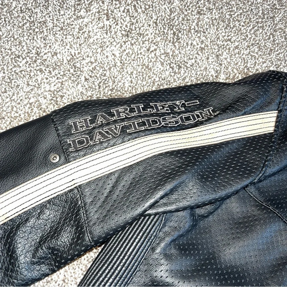 Harley Davidson Men's Perforated Breathable Black Leather Riding Jacket Medium - Picture 6 of 11